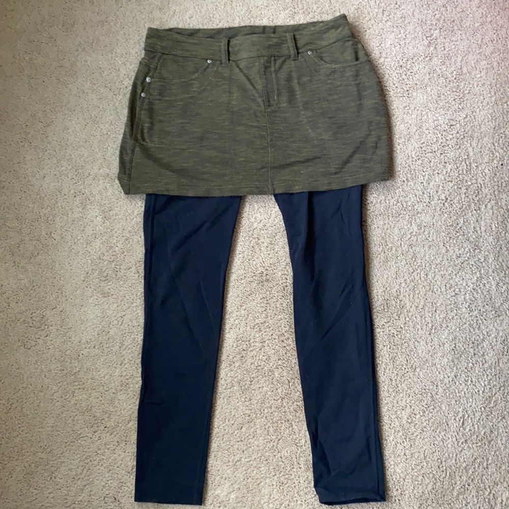 Athleta Bettona Olive/Black skort/leggings size M